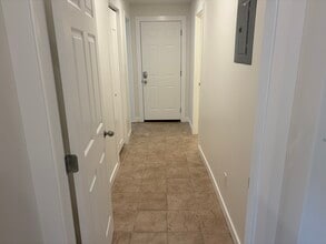 957 Haslam Av in Victoria, BC - Building Photo - Building Photo