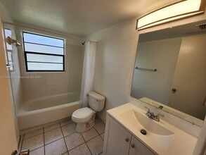 2601 Riverside Dr in Coral Springs, FL - Building Photo - Building Photo