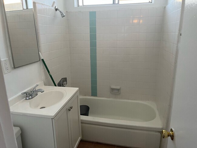 4037 McLaughlin Ave in Los Angeles, CA - Building Photo - Building Photo