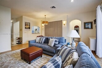 13174 NW 9th Ct in Pembroke Pines, FL - Building Photo - Building Photo