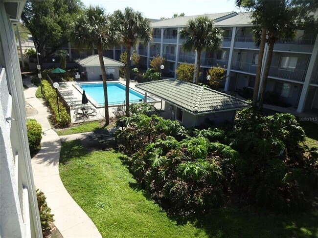 123 BLUE POINT Way in Altamonte Springs, FL - Building Photo - Building Photo