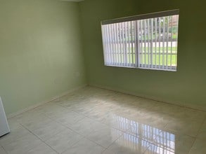 13377 SW 43rd Ln, Unit 1 in Miami, FL - Building Photo - Building Photo