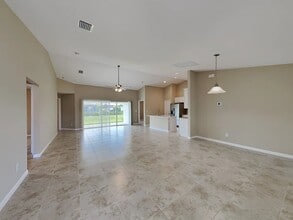311 Tandil St in Punta Gorda, FL - Foto de edificio - Building Photo