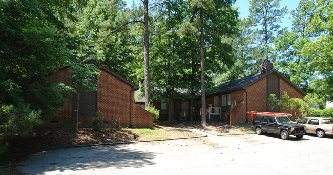 4826 Hollenden Dr in Raleigh, NC - Building Photo - Building Photo