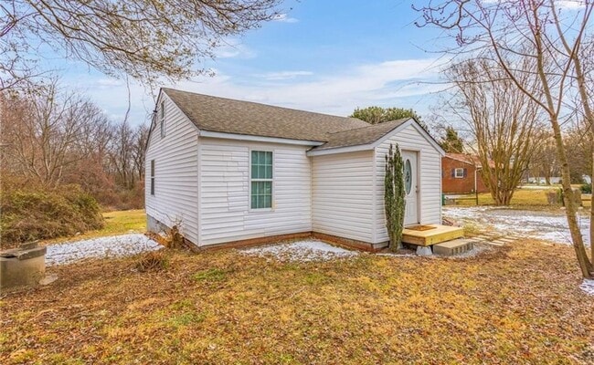 property at 2405 Darrow Rd