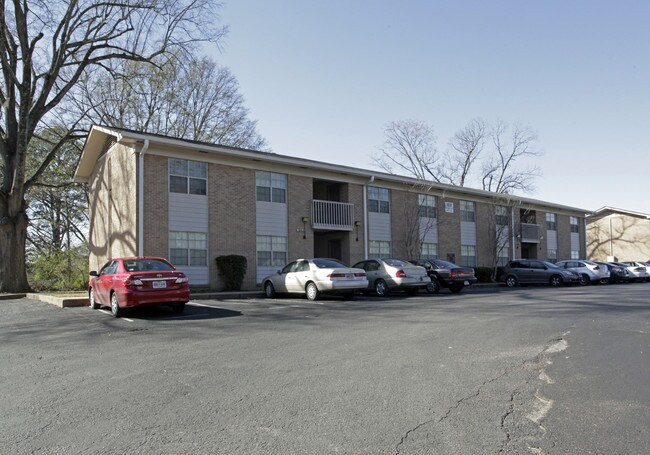 Benton Hall in Senatobia, MS - Foto de edificio - Building Photo