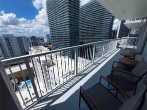 1250 S Miami Ave, Unit 2011 in Miami, FL - Building Photo - Building Photo