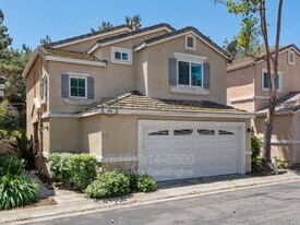 523 Whitesage Rd in San Marcos, CA - Building Photo