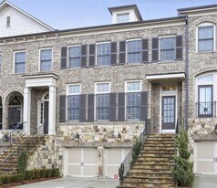 5010 Merton Ln in Marietta, GA - Building Photo