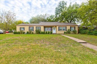2801 W Biddison St in Fort Worth, TX - Building Photo