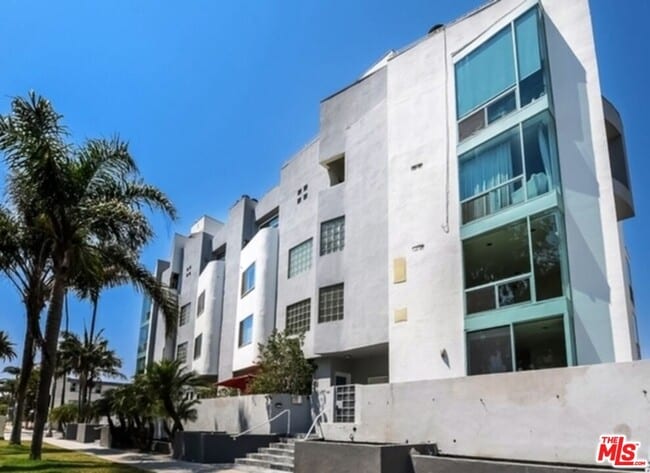 property at 401 California Ave