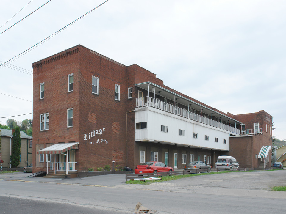 Village Apartments in Clearfield, PA - Foto de edificio