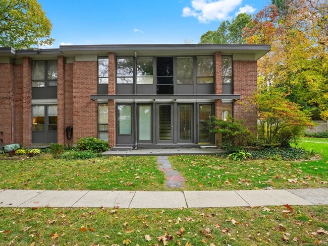 property at 160 Fairfield Woods Rd