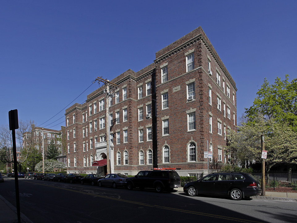 Dean Howells in Cambridge, MA - Foto de edificio