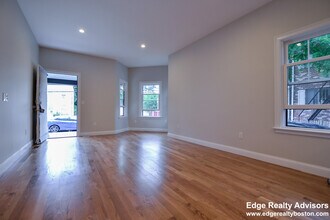 68 Allston St, Unit 1 in Boston, MA - Building Photo - Building Photo