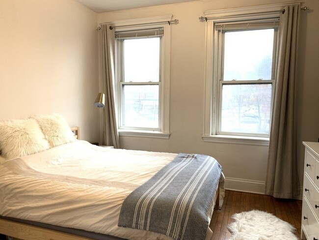 1560 Commonwealth Ave, Unit #10 in Boston, MA - Building Photo - Building Photo
