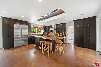 6522 Wildlife Rd in Malibu, CA - Building Photo - Building Photo