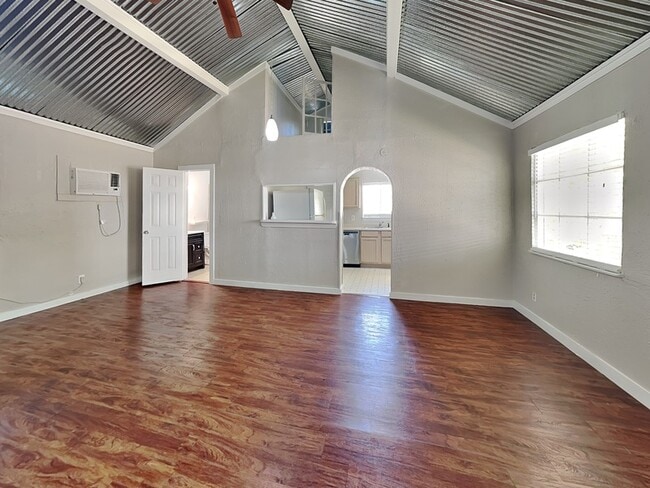 2015 McMillan Ave in Dallas, TX - Building Photo - Building Photo