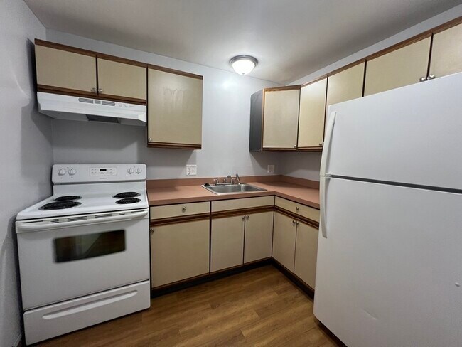 350 Buffinton St in Fall River, MA - Building Photo - Building Photo
