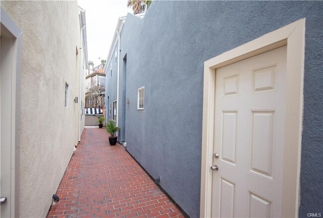 210 20th St in Newport Beach, CA - Building Photo - Building Photo