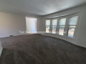 3816 Clinton Ave in Des Moines, IA - Building Photo - Building Photo