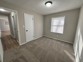 6610 S Osage Ct in Wichita, KS - Building Photo - Building Photo