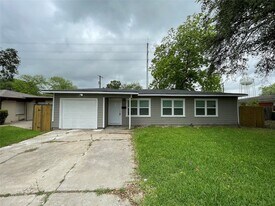 2526 Jackson in La Marque, TX - Building Photo