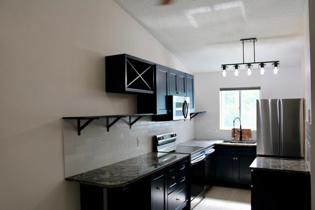 5214 Stacy St in West Palm Beach, FL - Building Photo - Building Photo