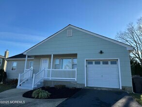 109 Westwood Dr in Toms River, NJ - Building Photo - Building Photo