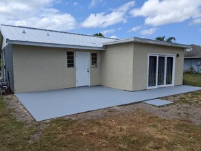 1341 Cindy Cir NE in Palm Bay, FL - Building Photo - Building Photo
