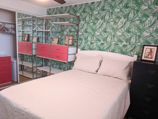 2211 Ala Wai Blvd, Unit 2611 in Honolulu, HI - Building Photo - Building Photo