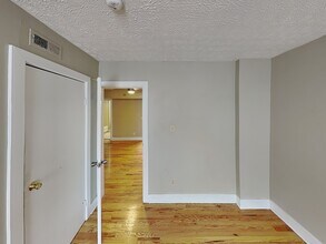 77 E 7th Ave in Columbus, OH - Building Photo - Building Photo