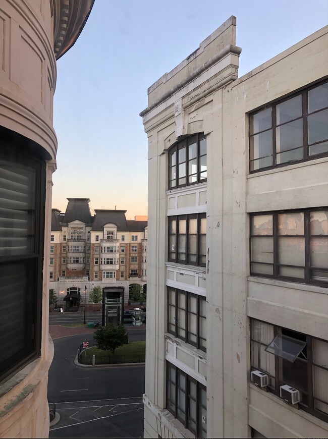 644 Beacon St, Unit 602 in Boston, MA - Foto de edificio - Building Photo