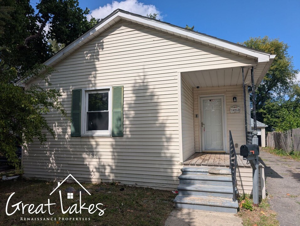 14853 Collinson Ave in Eastpointe, MI - Building Photo