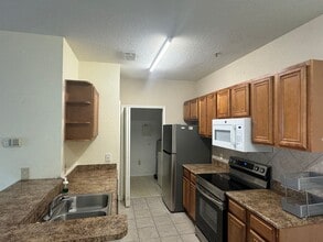 6151 Metrowest Blvd in Orlando, FL - Building Photo - Building Photo