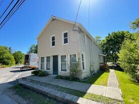 220 Maple Ave, Unit 1 in Saratoga Springs, NY - Building Photo