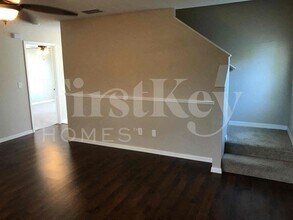 22617 St Thomas Cir in Lutz, FL - Foto de edificio - Building Photo