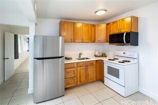 45-216-216 Keana Rd in Kaneohe, HI - Building Photo