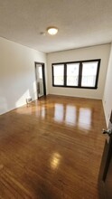 428 S Mariposa Ave in Los Angeles, CA - Foto de edificio - Building Photo