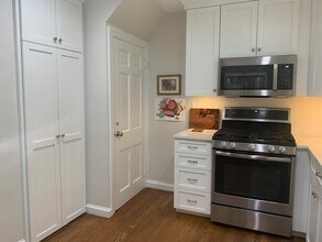 38 Tennyson Rd in Newton, MA - Building Photo - Building Photo
