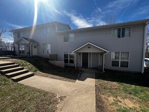 4235 Sunset Dr in Osage Beach, MO - Building Photo - Building Photo