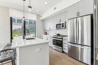 The Declan in Weehawken, NJ - Foto de edificio - Building Photo