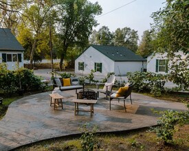 12238 Lake Blvd in Redding, CA - Building Photo - Building Photo