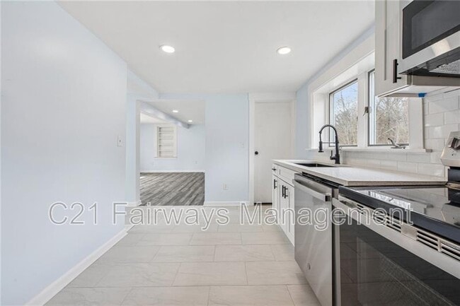 3004 Bushy Run Rd in Jeannette, PA - Building Photo - Building Photo