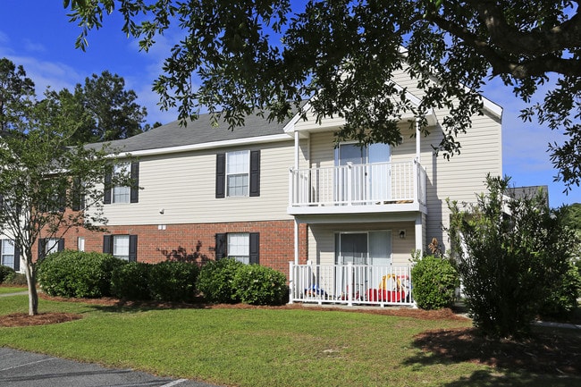 Fords Pointe Apartments and Townhomes in Savannah, GA - Building Photo - Building Photo