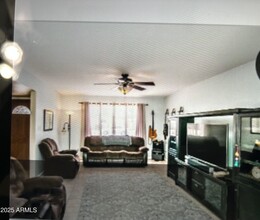 1946 E Ellis Dr in Tempe, AZ - Foto de edificio - Building Photo