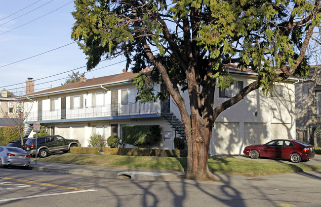 1401 Central Ave in Alameda, CA - Building Photo - Building Photo