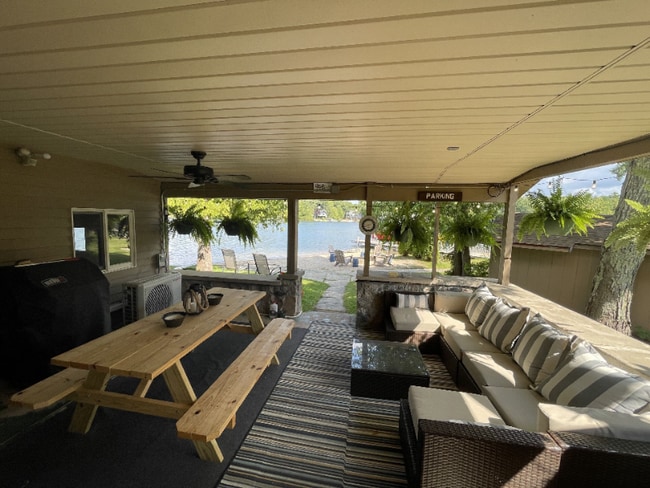 7811 Hillside Dr in Traverse City, MI - Building Photo - Building Photo