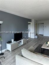 3701 N Country Club Dr, Unit # 505 in Aventura, FL - Foto de edificio - Building Photo