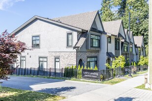 3406 Roxton Av in Coquitlam, BC - Building Photo